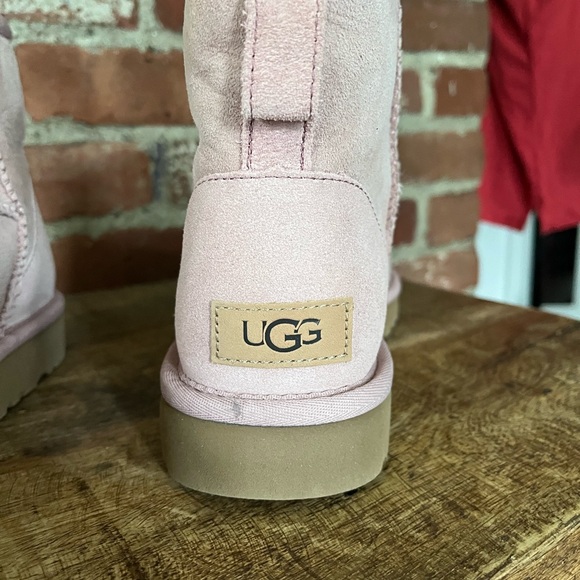 UGGs, mini light pink new with tags - Picture 5 of 13
